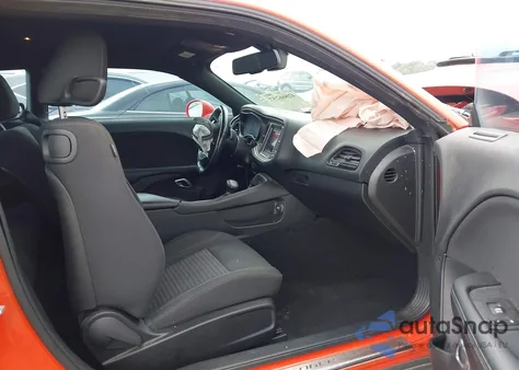 2019 Dodge Challenger Sxt z USA, uszkodzony, nr VIN 2C3CDZAG0KH570830